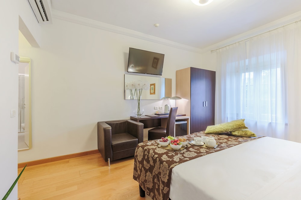 STANDARD, DOUBLE OR TWIN BED