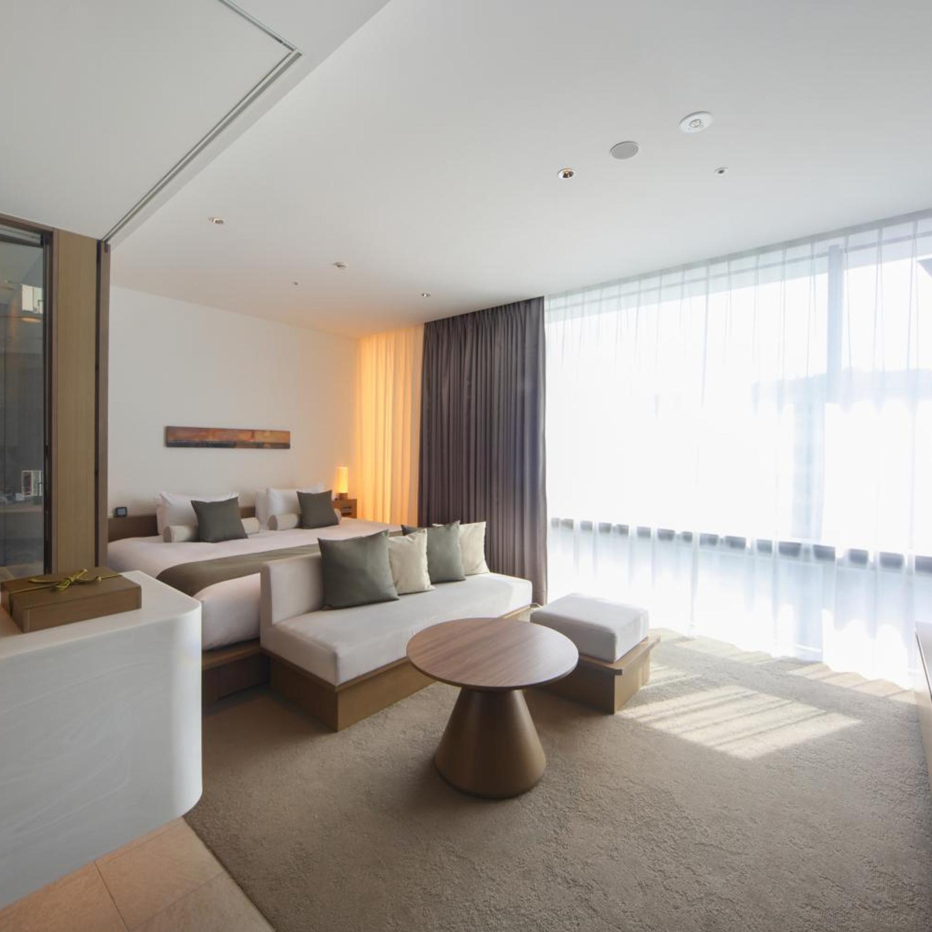 Deluxe, King Bed, Lounge Access