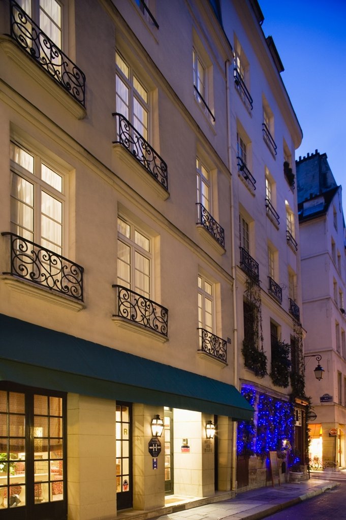 HOTEL DES DEUX-ILES 3/45