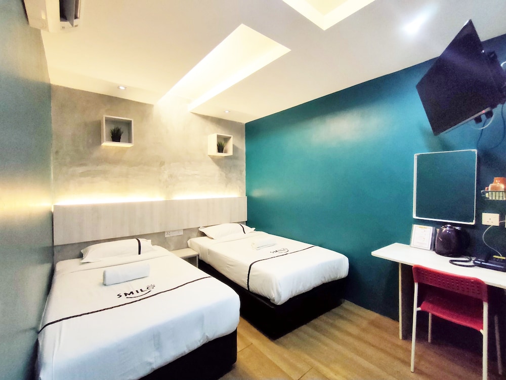 ROOM, TWIN BEDS