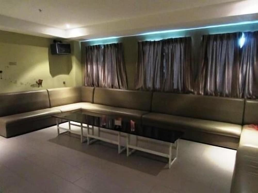 Grand Court Hotel 46/56