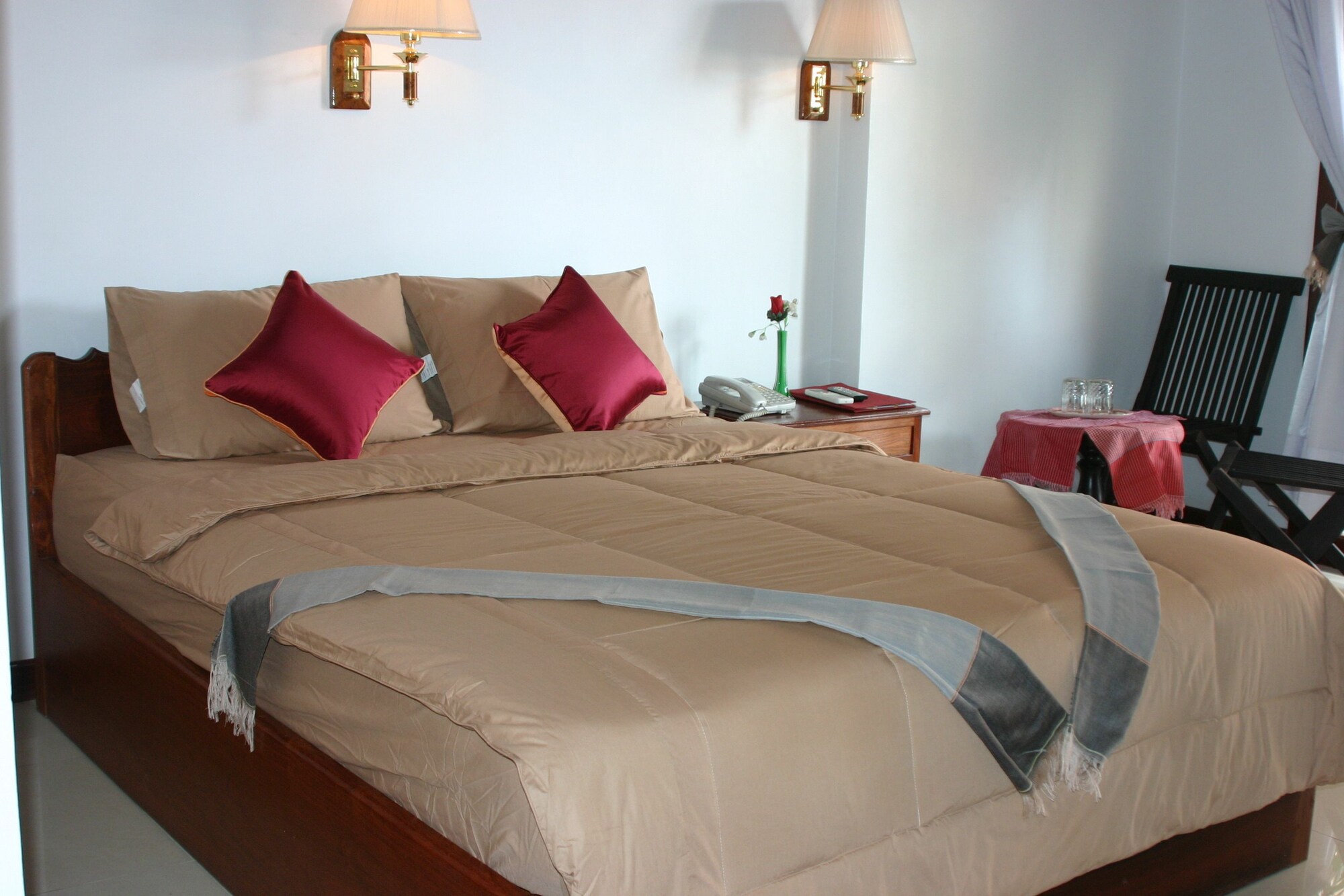 STANDARD, DOUBLE OR TWIN BED