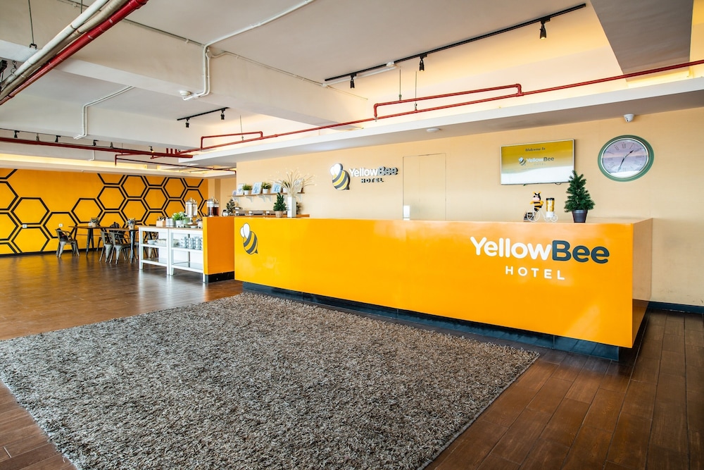 Yellow Bee Hotel 4/68