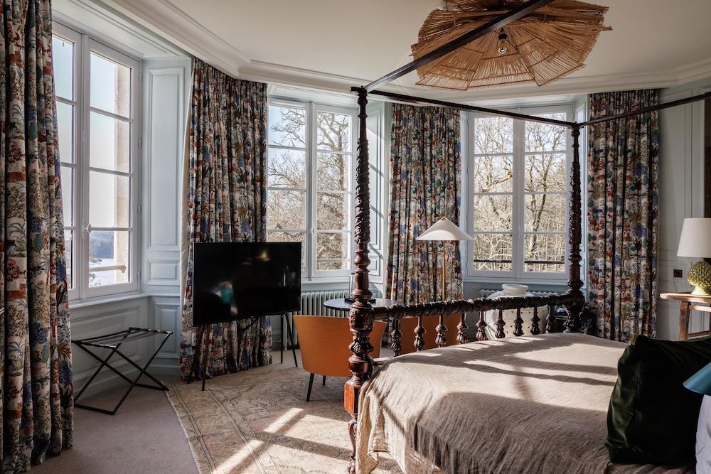 Junior Suite, Queen Bed, Sea View, Garden Area