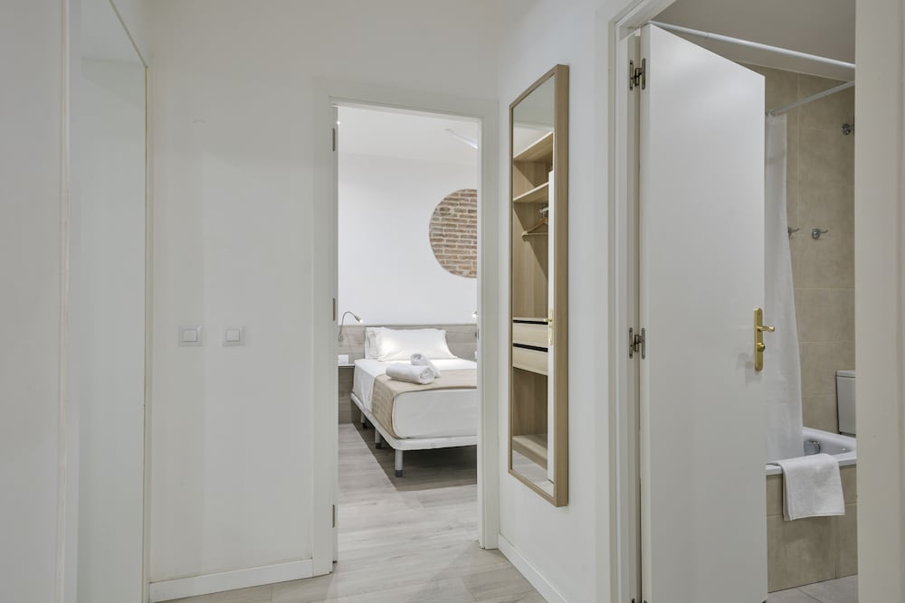 Stay Together Barcelona Apartments 46/50