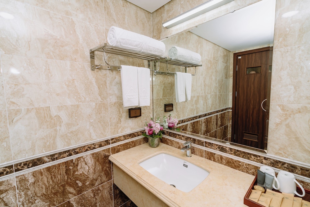 Legend Westlake Hotel 27/33