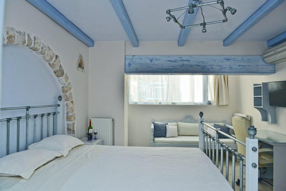 Santa Katerina Studios &amp; Apartments 7/50