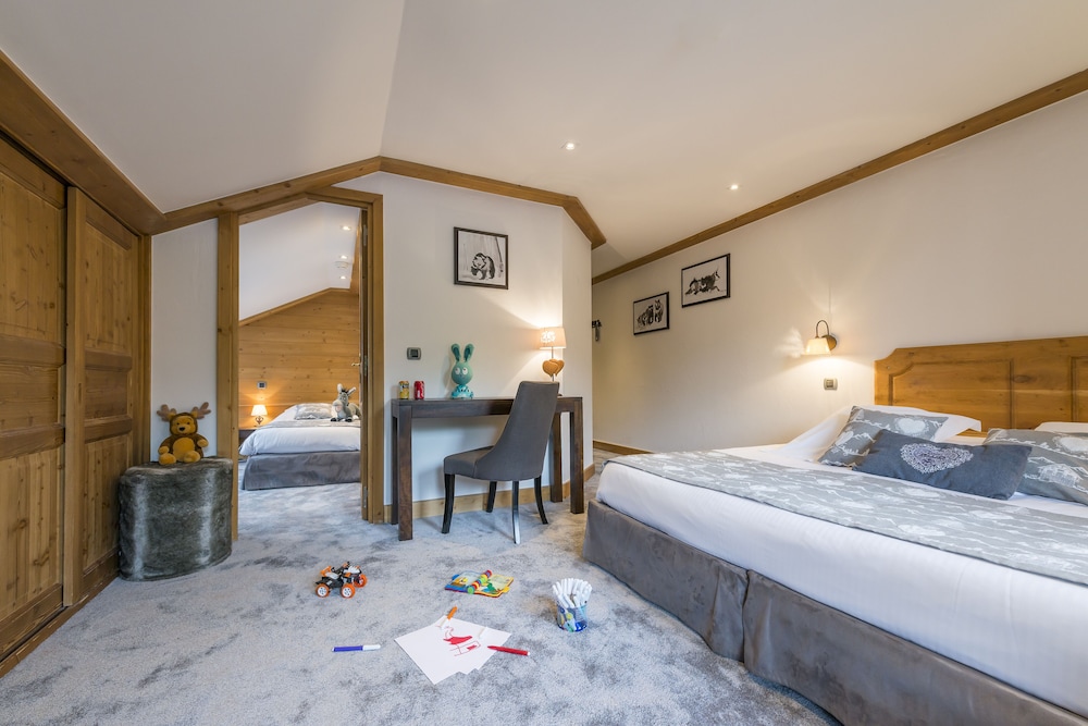 Lounge, Suite, Queen Bed, Sofa