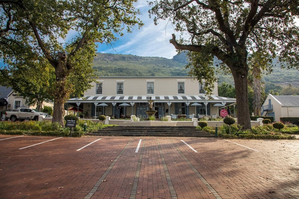 Pontac Manor Hotel 25/28