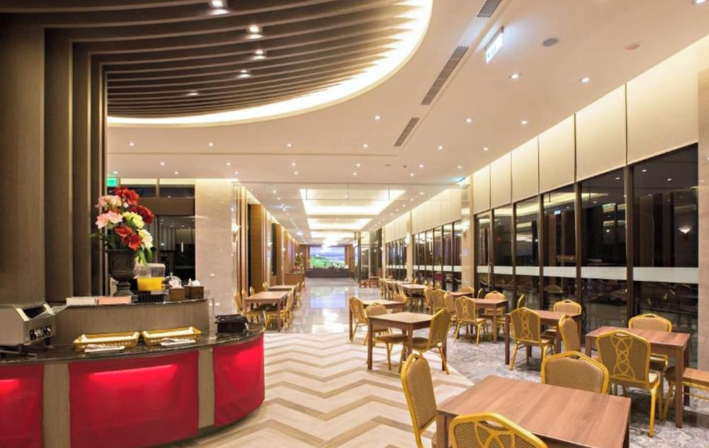 Kai Shen Starlight Hotel 53/62