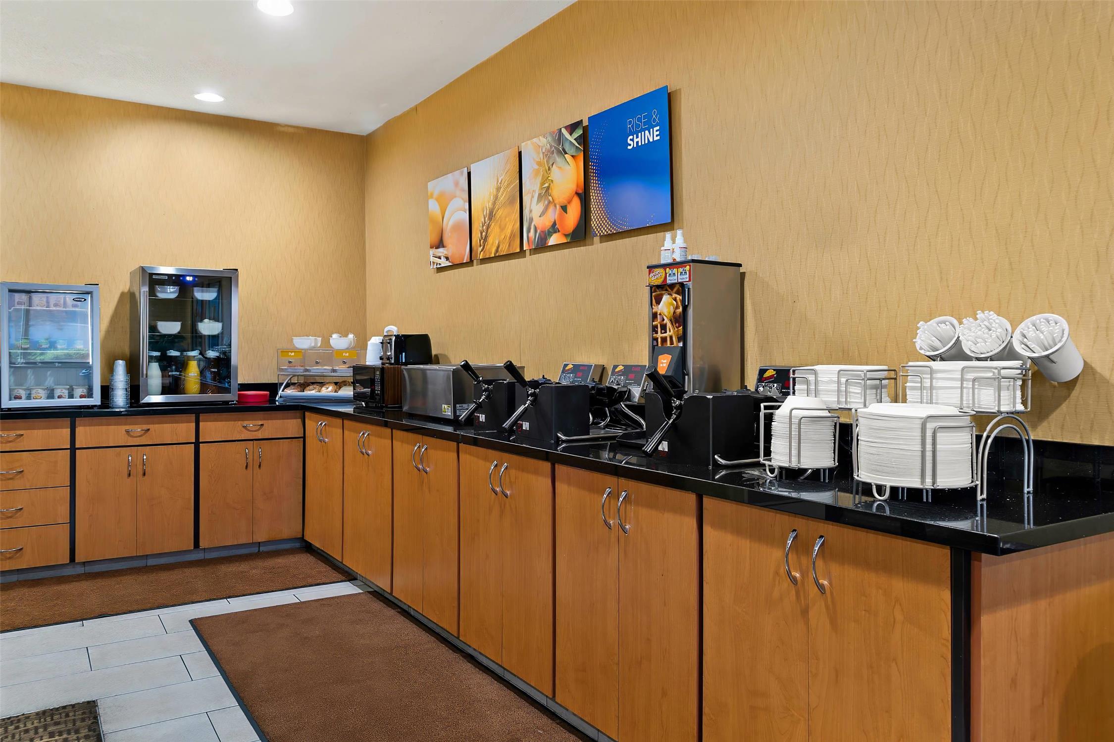 Comfort Suites Saginaw North 10/40
