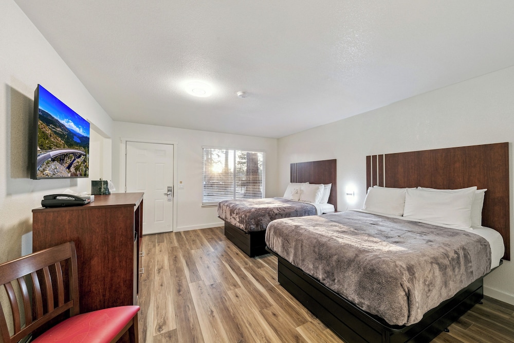 Lake Tahoe Ambassador Lodge 16/57