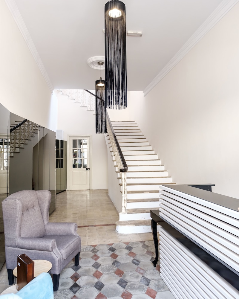 La Maltese Boutique Limassol 34/50