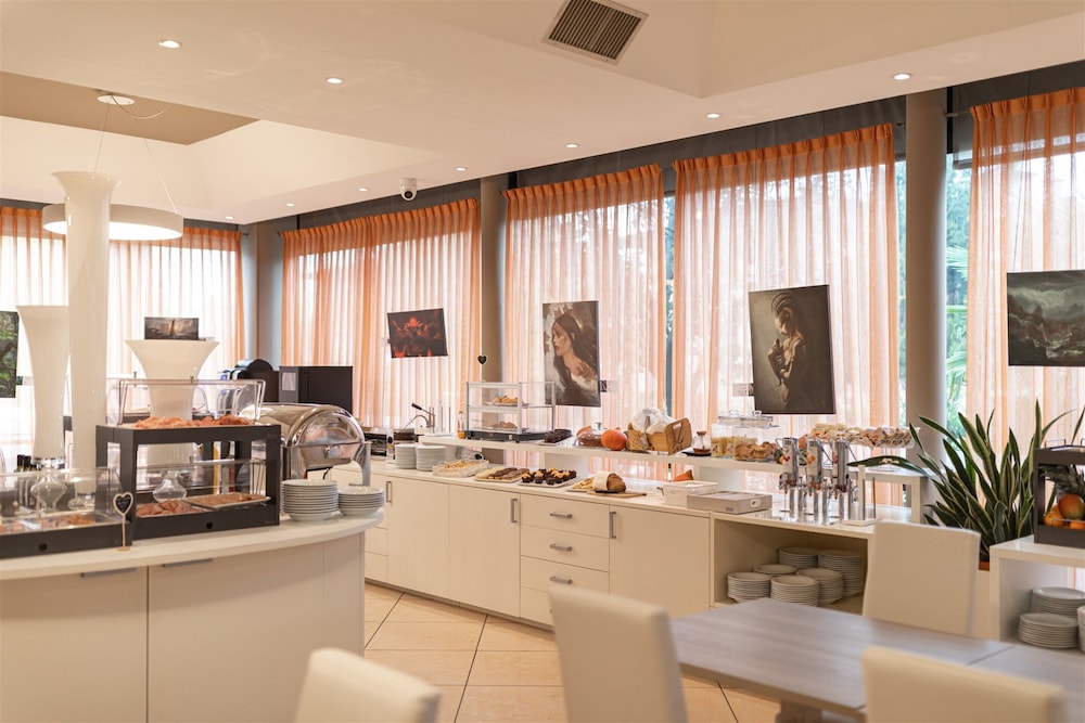 NOVENTA HOTEL 41/54