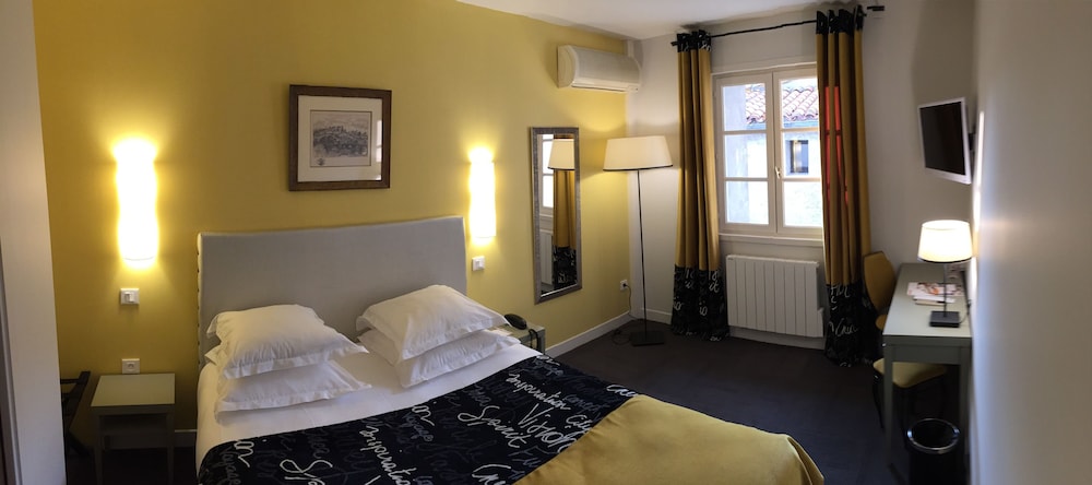 Hotel Du Pont Vieux 41/68