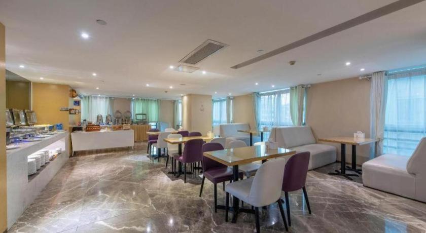 Lavande Hotel (Shenzhen North Railway Station, Gangtou Metro Station) 51/70