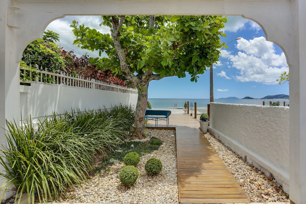 Solar Beach Hotel 37/50