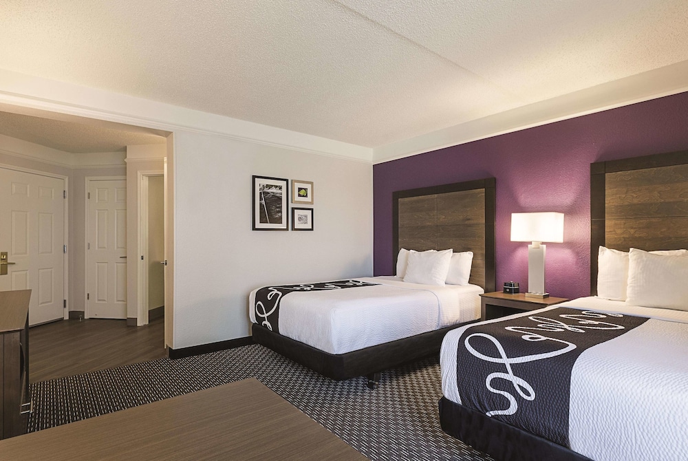 La Quinta Inn Suites By Wyndham Dallas Plano West 15/45