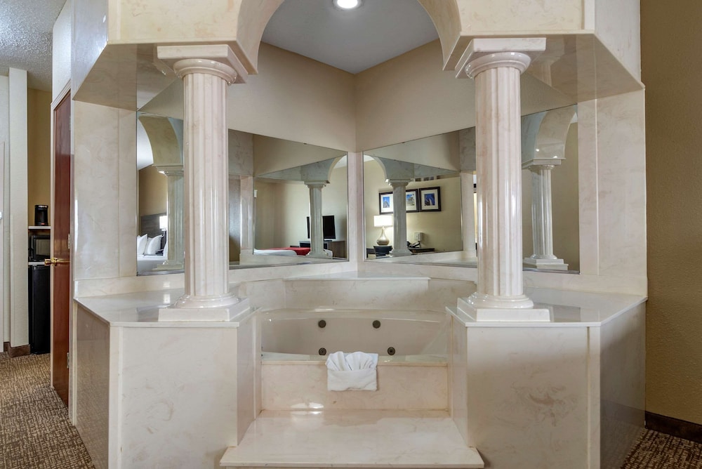 Comfort Suites Warner Robins 9/56