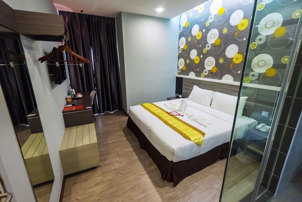 Indra Hotel 39/58