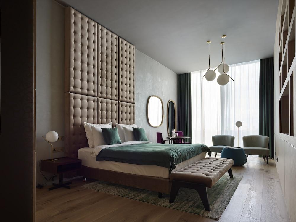 Standard, King Bed