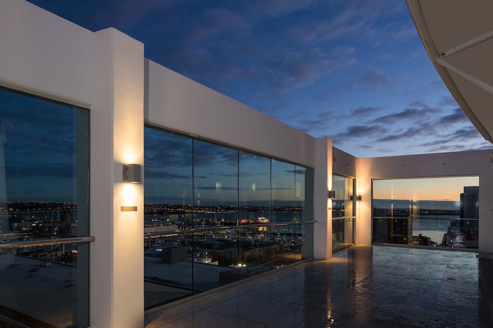 Rydges Auckland 46/82