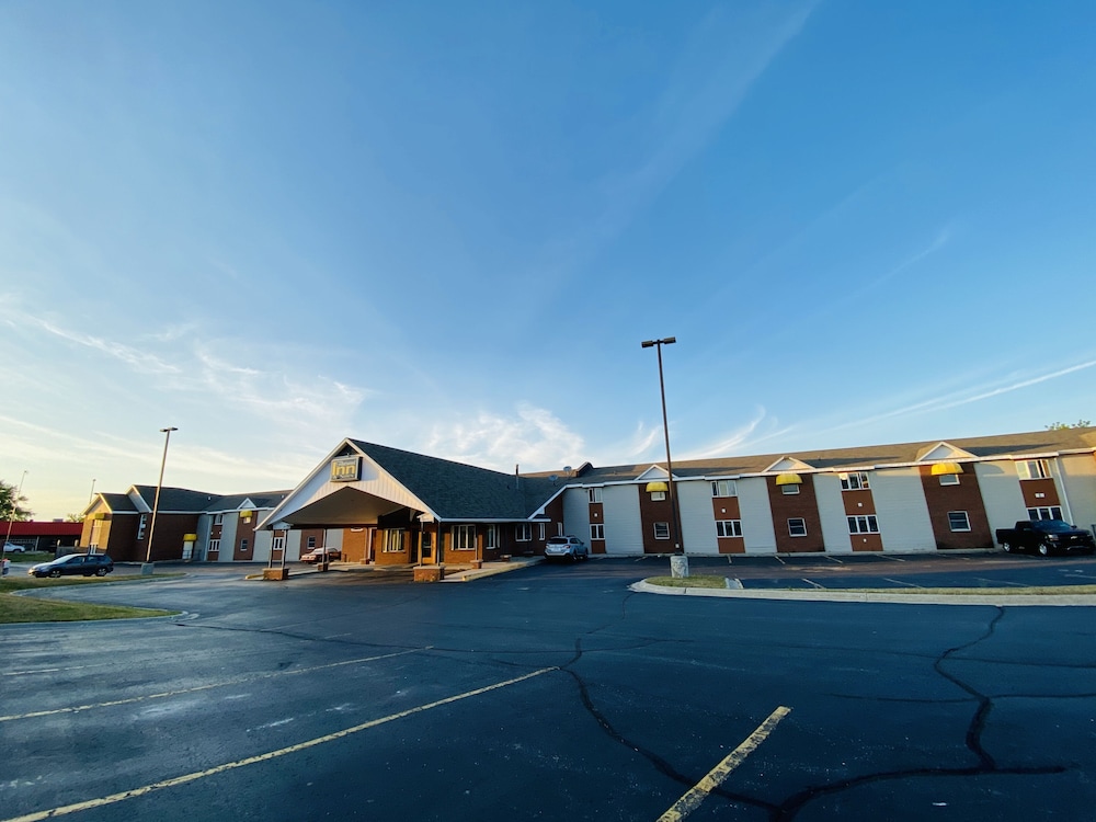 Fleetwood Inn Suites 49/51