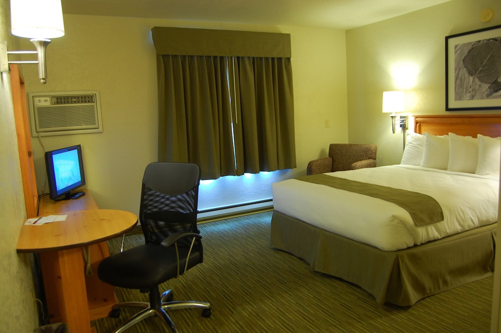 Days Inn and Suites by Wyndham Downtown Missoula-University 17/66