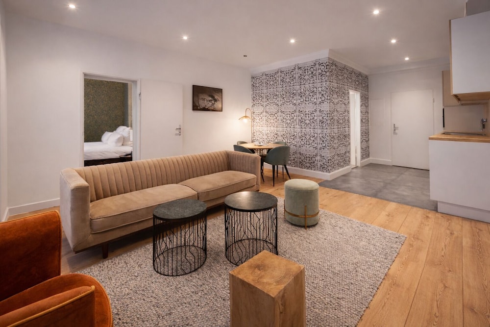 The Suite Hotel 48/59