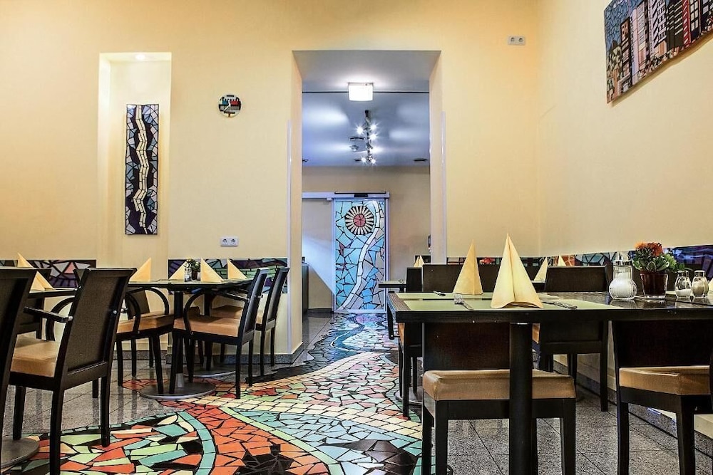 Grand Hotel Downtown Formerly Clarion Collection Frankfurt Central Station 43/57