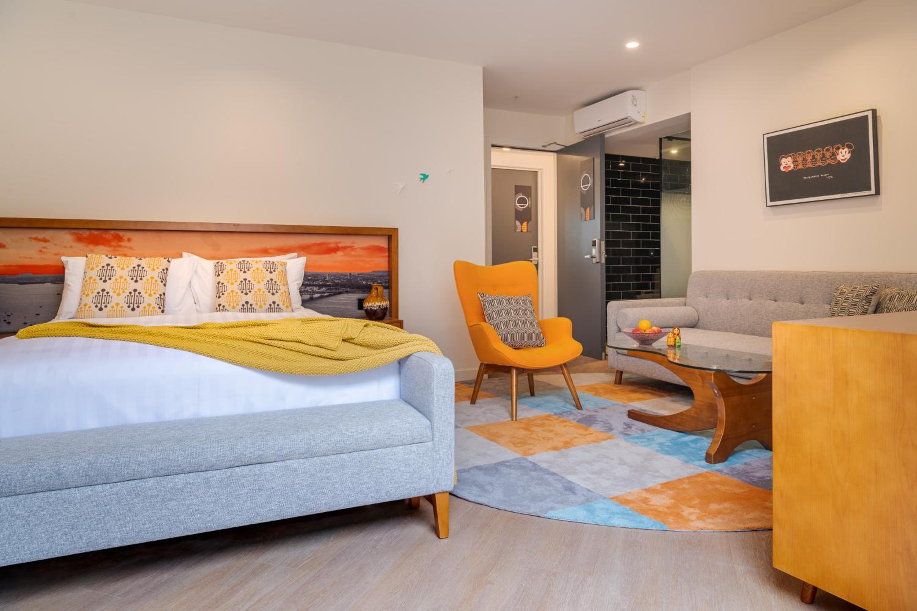 SUPERIOR, KING BED