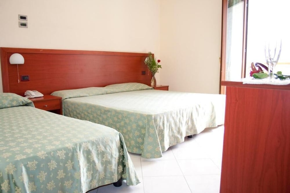 Hotel Felix 28/72