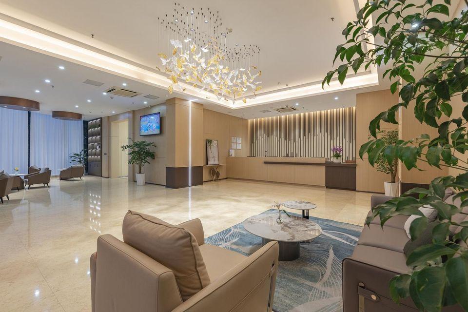Vienna International Hotel (Jiaxing South Lake) 31/35