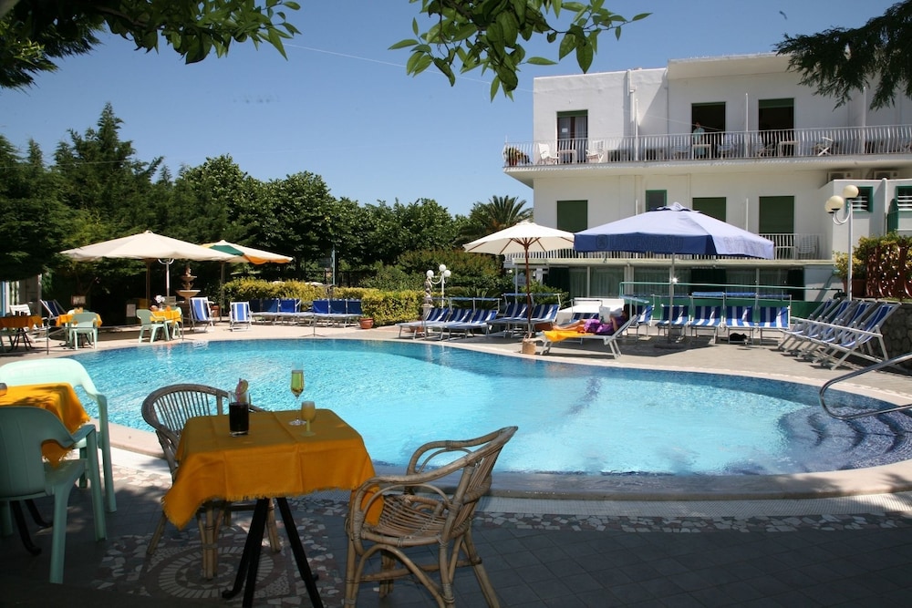 Hotel Carmencita 8/52
