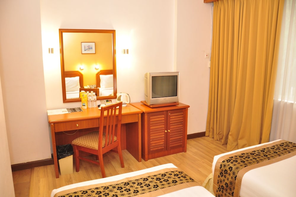 Hotel Sandakan 65/75