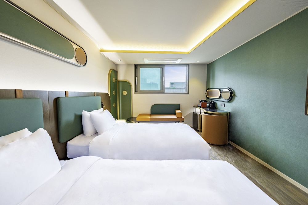 Amber Hotel Central 13/50