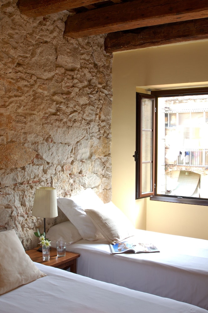 AinB Las Ramblas Guardia Apartments 18/60