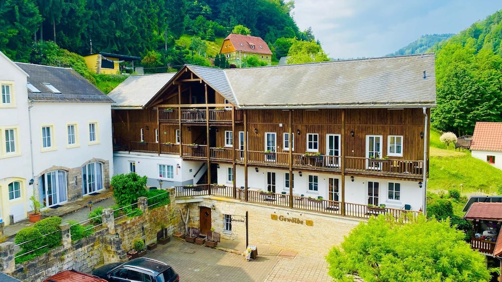 Hotel Erbgericht Krippen 1/50