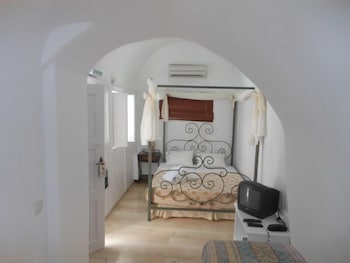 Nomikos Villas 3/46