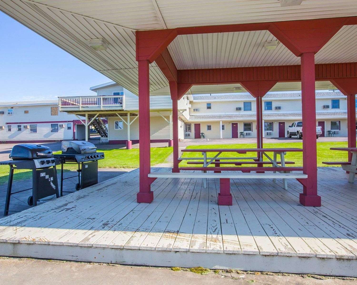 Malone Inn (Ex Econo Lodge) 10/13
