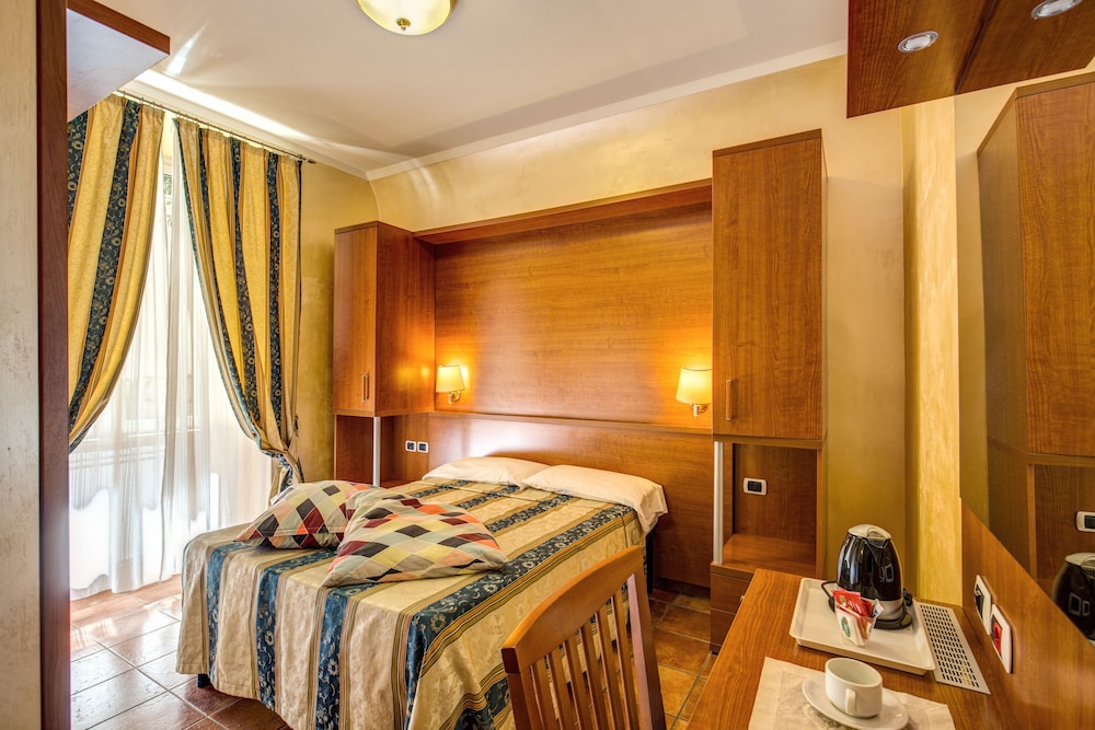 Hotel Maryelen 2 26/50