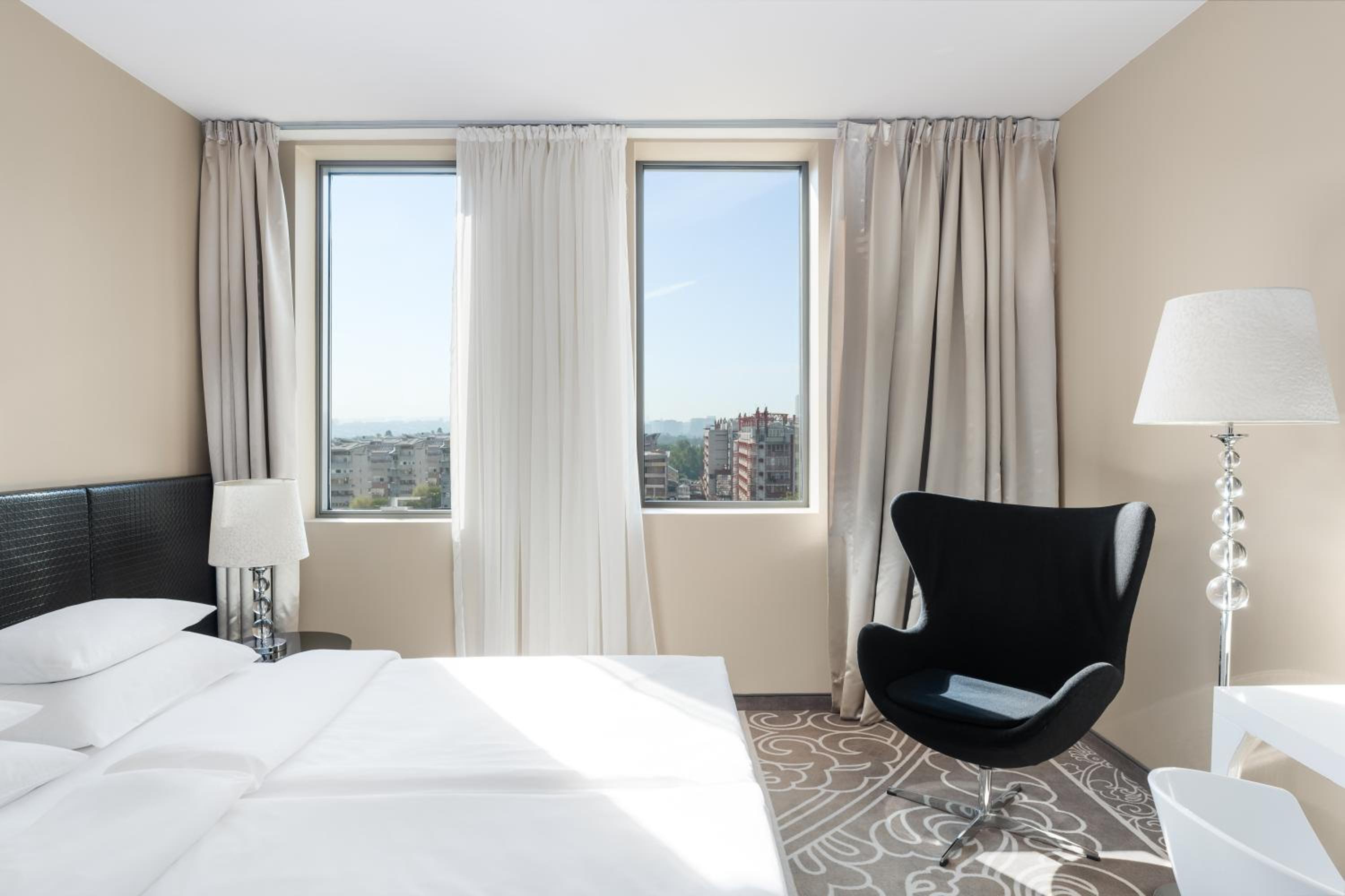 Superior, King Bed