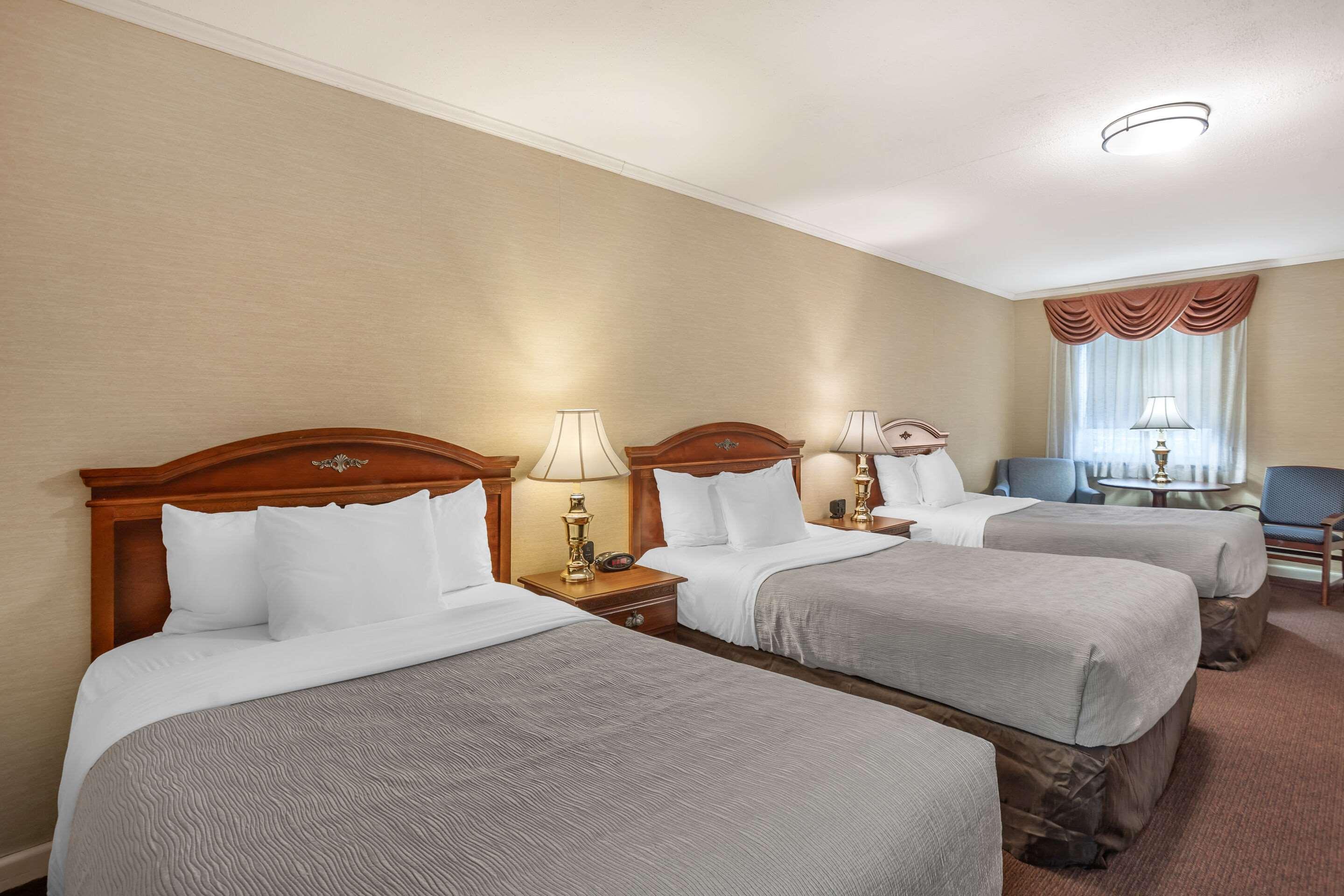 Room, 3 Double Beds