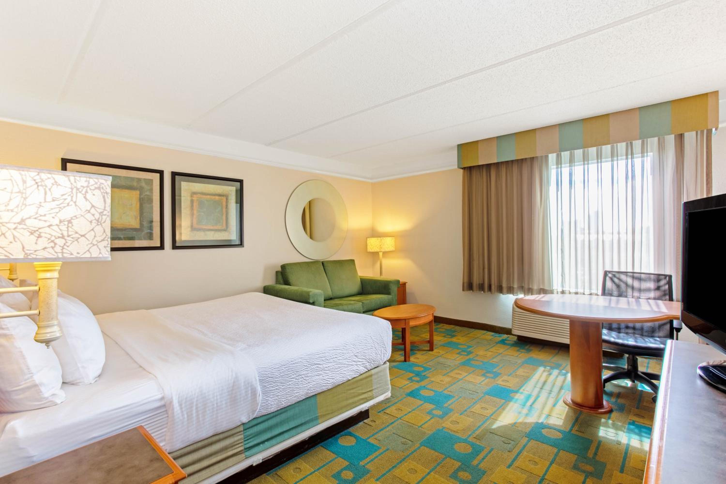 Executive, King Bed, Sofa