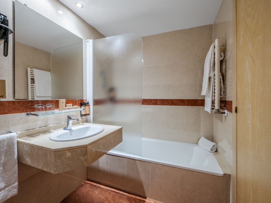 غرفة سوبيريور مفردة بسرير كينج، Luze Castellana Hotel 3/3