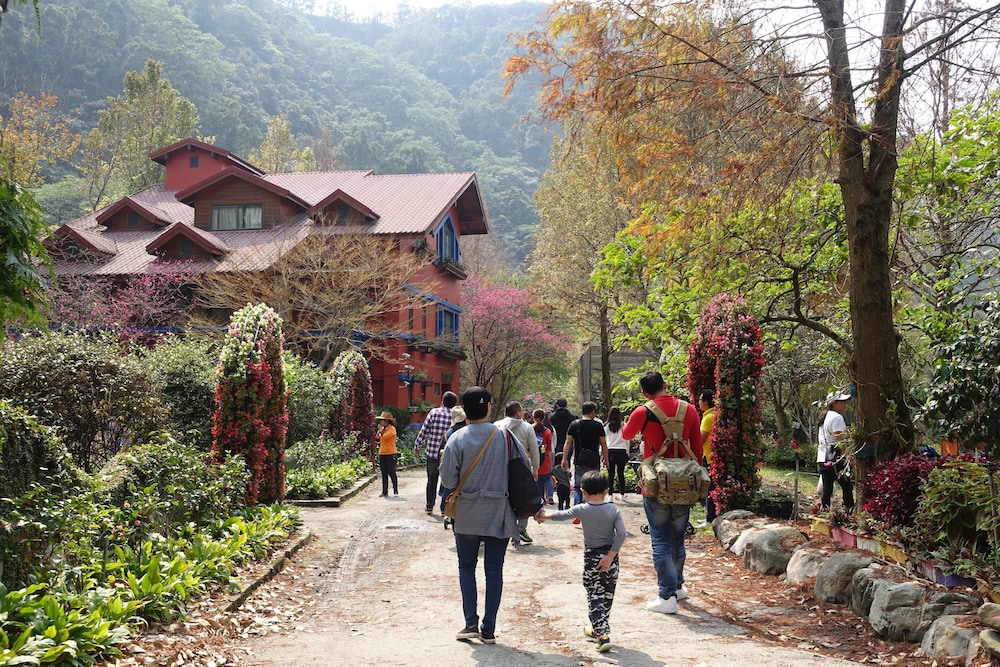 Tai-Yi Red Maple Resort(Tai-Yi Ecological Leisure Farm) 58/64