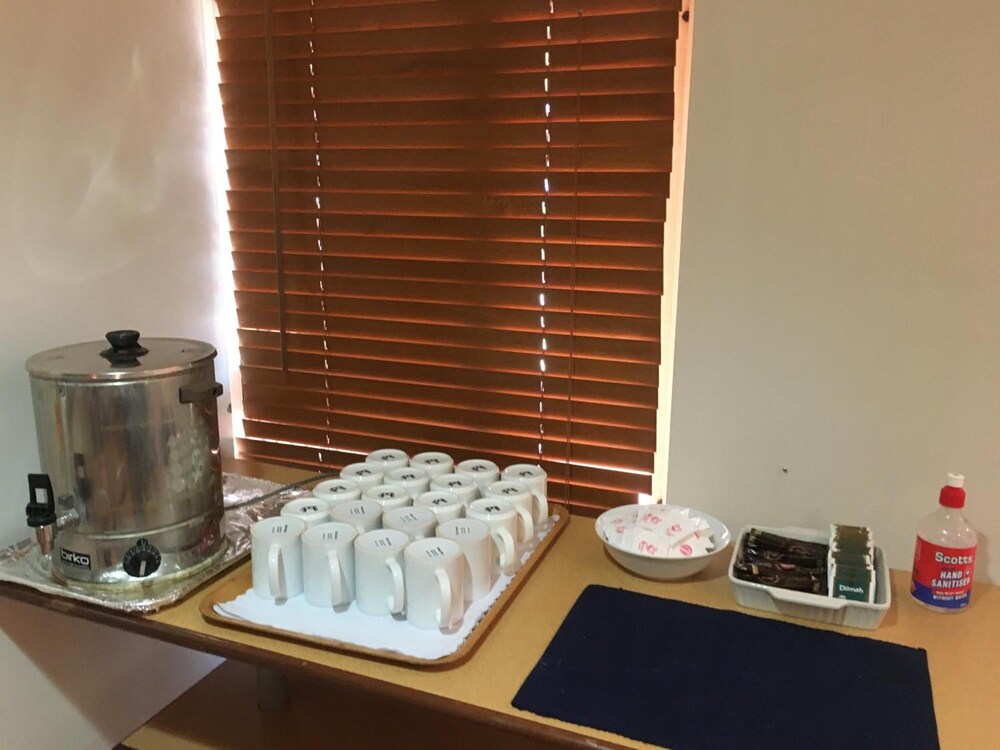 Across Country Motel And Serviced Apartments 23/35