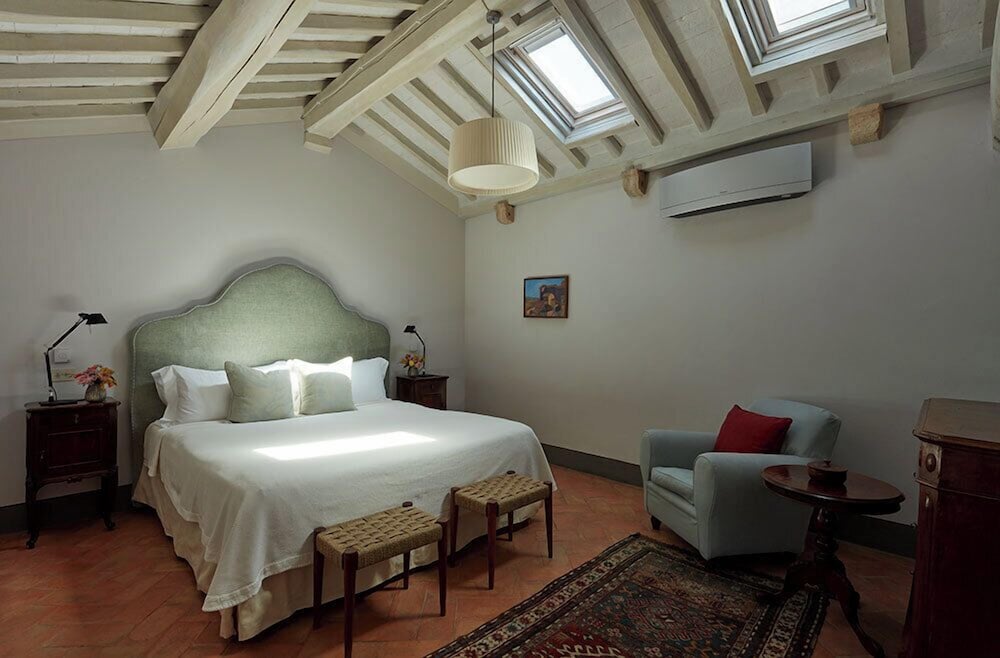 Artist, House, King and Queen Bed