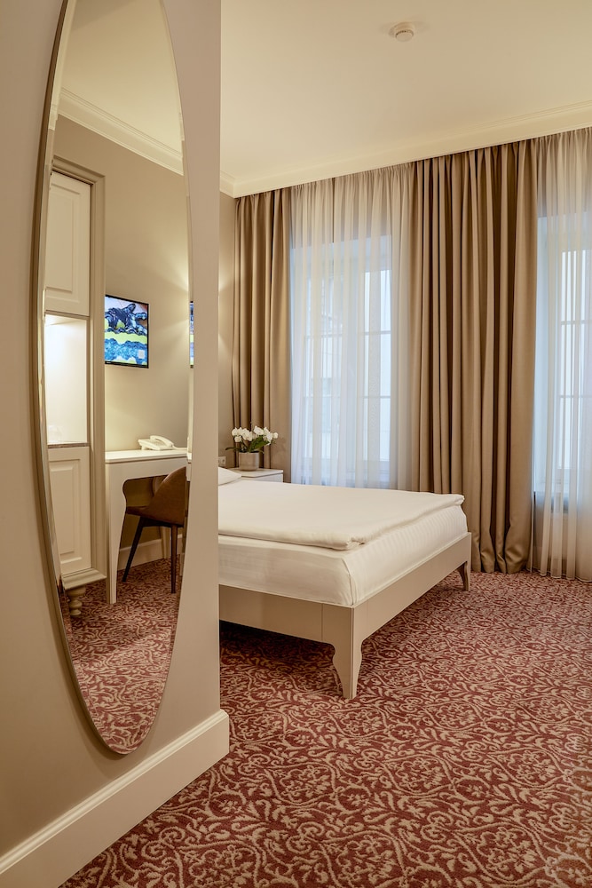 Ratonda Centrum Hotel 15/65