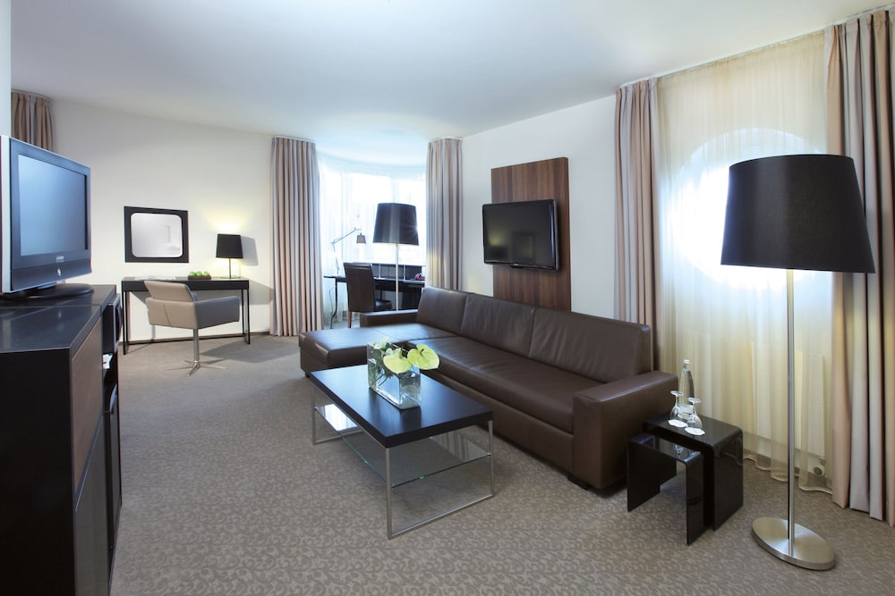 Lindner Hotel Dusseldorf Airport, part of JdV by Hyatt 46/75